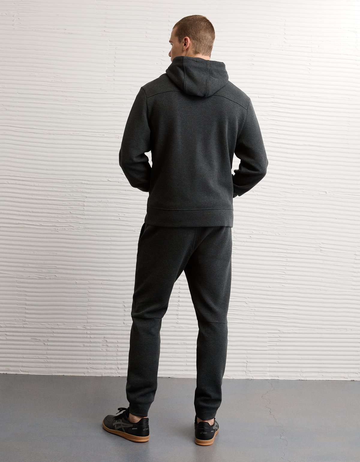 AE 24/7 Jogger - image 2