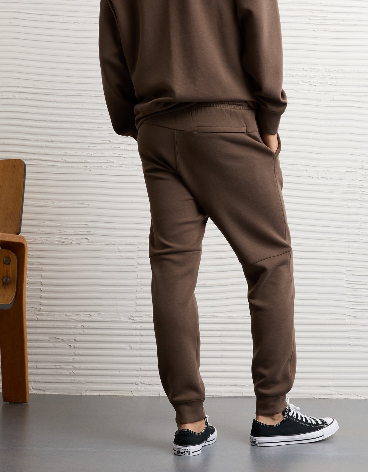 AE 24/7 Jogger - image 2