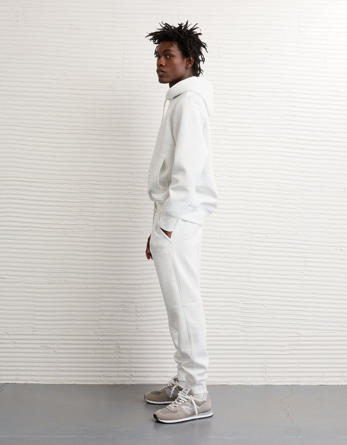 AE 24/7 Jogger - image 5