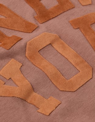 T-shirt à image en velours AE