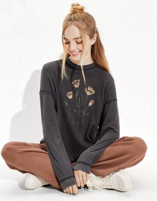 AE Long-Sleeve Oversized Graphic True Tee