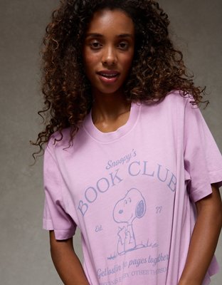 Женская футболка American Eagle AE Boxy Snoopy Graphic, цвет: Фиолетовый — фото 7