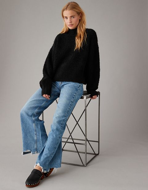 Женские свитеры American Eagle AE Bouclé Mock Neck Sweater