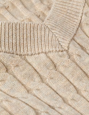 Женские свитеры American Eagle AE Fitted Cable Knit V-Neck Sweater — фото 5