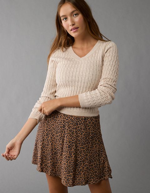Женские свитеры American Eagle AE Fitted Cable Knit V-Neck Sweater