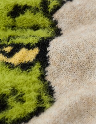Женские свитеры American Eagle AE Whoa So Soft Oversized Grinch Holiday Sweater — фото 7