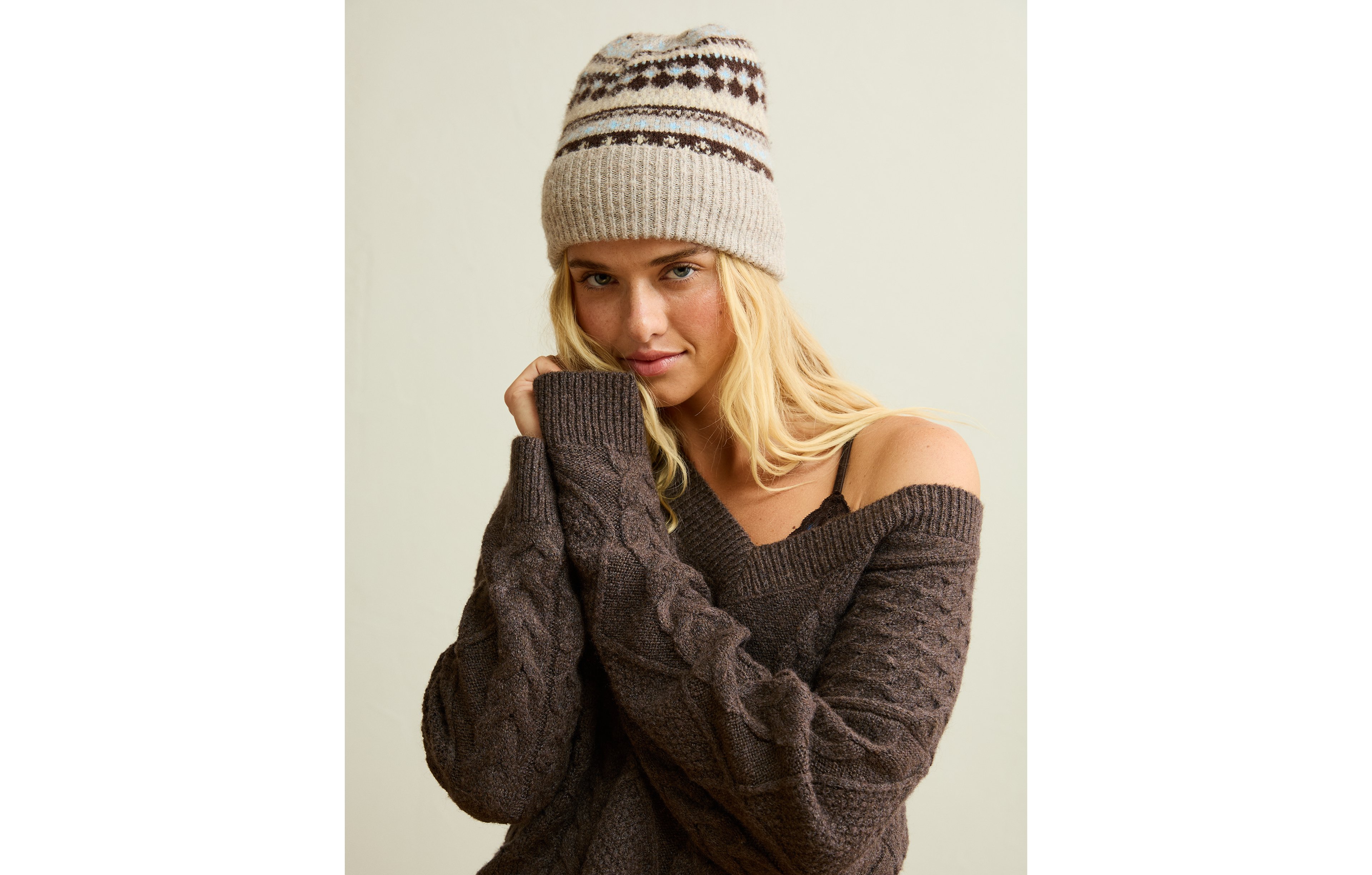 AE Whoa So Soft Cropped V-Neck Cable Knit Sweater