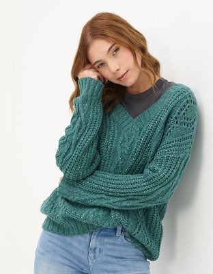 AE Oversized V-Neck Cable Knit Sweater