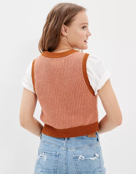 AE Cropped Sweater Vest