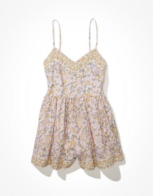 AE Romper floral con bordado