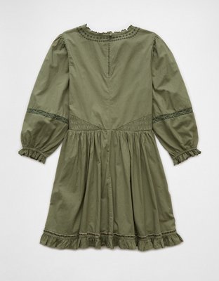 AE Vestido Corto Bordado con Mangas Abombadas