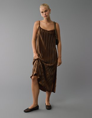 Женские платья American Eagle AE Velvet Midi Dress — фото 4