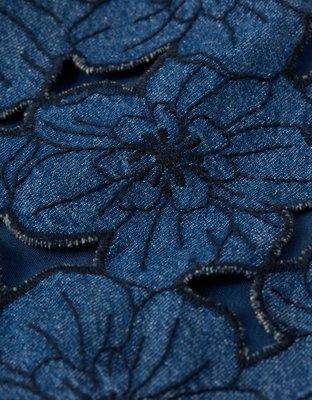 Minirobe tube en denim à motif floral AE