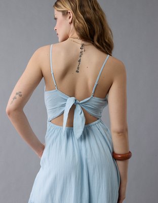 Robe mi-longue nouée à l’avant à décolleté en cœur AE