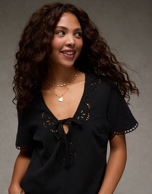 Minirobe tube brodée à encolure en V AE