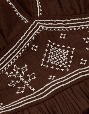 Minirobe brodée à encolure en V AE