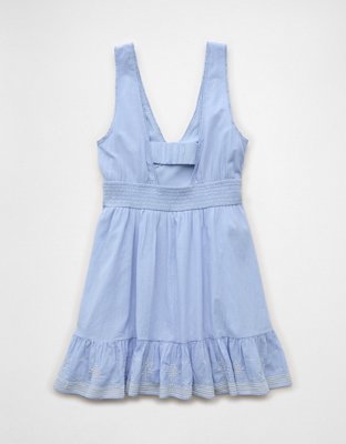 Minirobe brodée à encolure en V AE