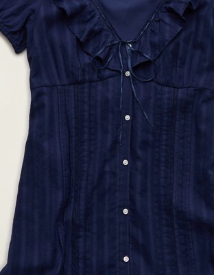 Minirobe à encolure en V et volants AE