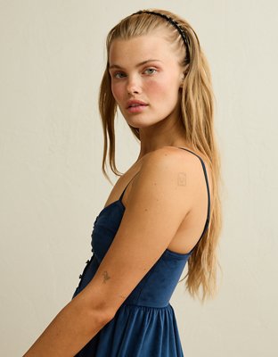 Женское платье American Eagle AE Velvet Rhinestone Button Mini, цвет: Глубокий морской синий — фото 5