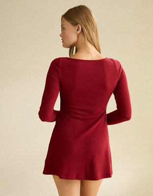 Женское платье American Eagle AE Knit Flare Sleeve Mini, цвет: Тёмно-бордовый — фото 2
