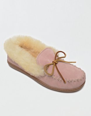 Minnetonka Women's Alpine Sheepskin Moccasin