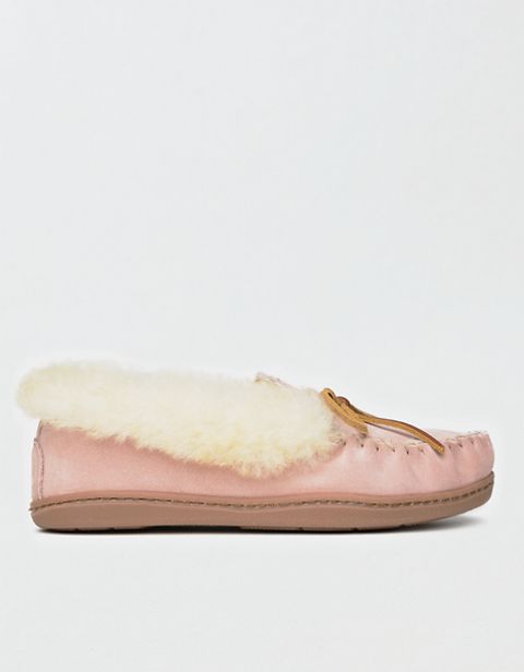 American Eagle Minnetonka Women's Alpine Sheepskin Moccasin
