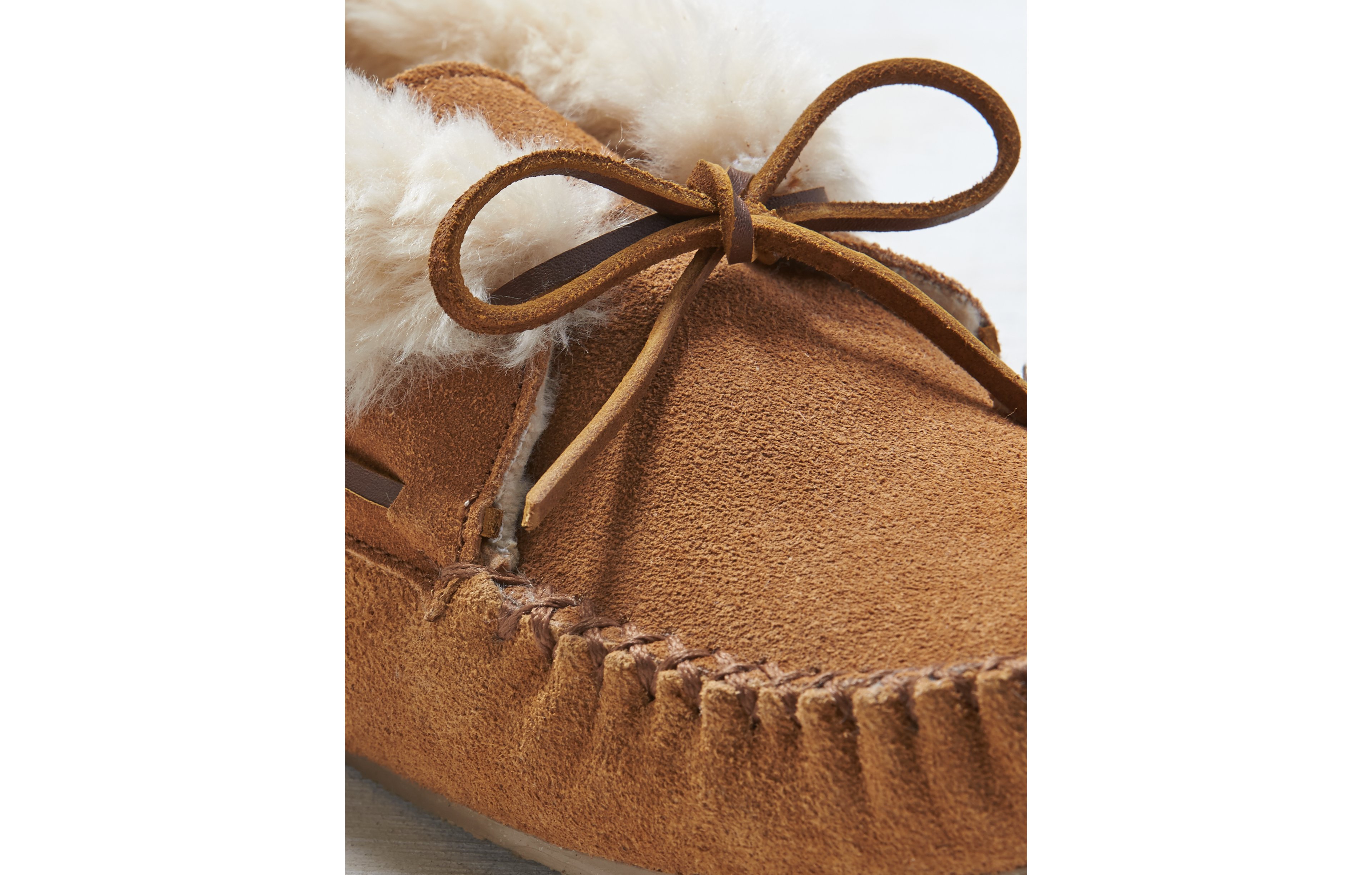 Minnetonka Women's Chrissy Boot
