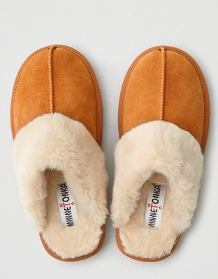 Minnetonka Women's Chesney Scuff Slipper