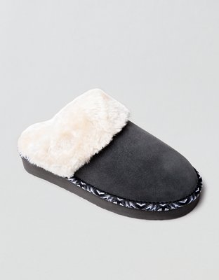 Minnetonka Cerise Slipper