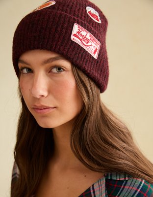Женская шапка American Eagle AE Snoopy Patch Beanie, цвет: Тёмно-бордовый — фото 1