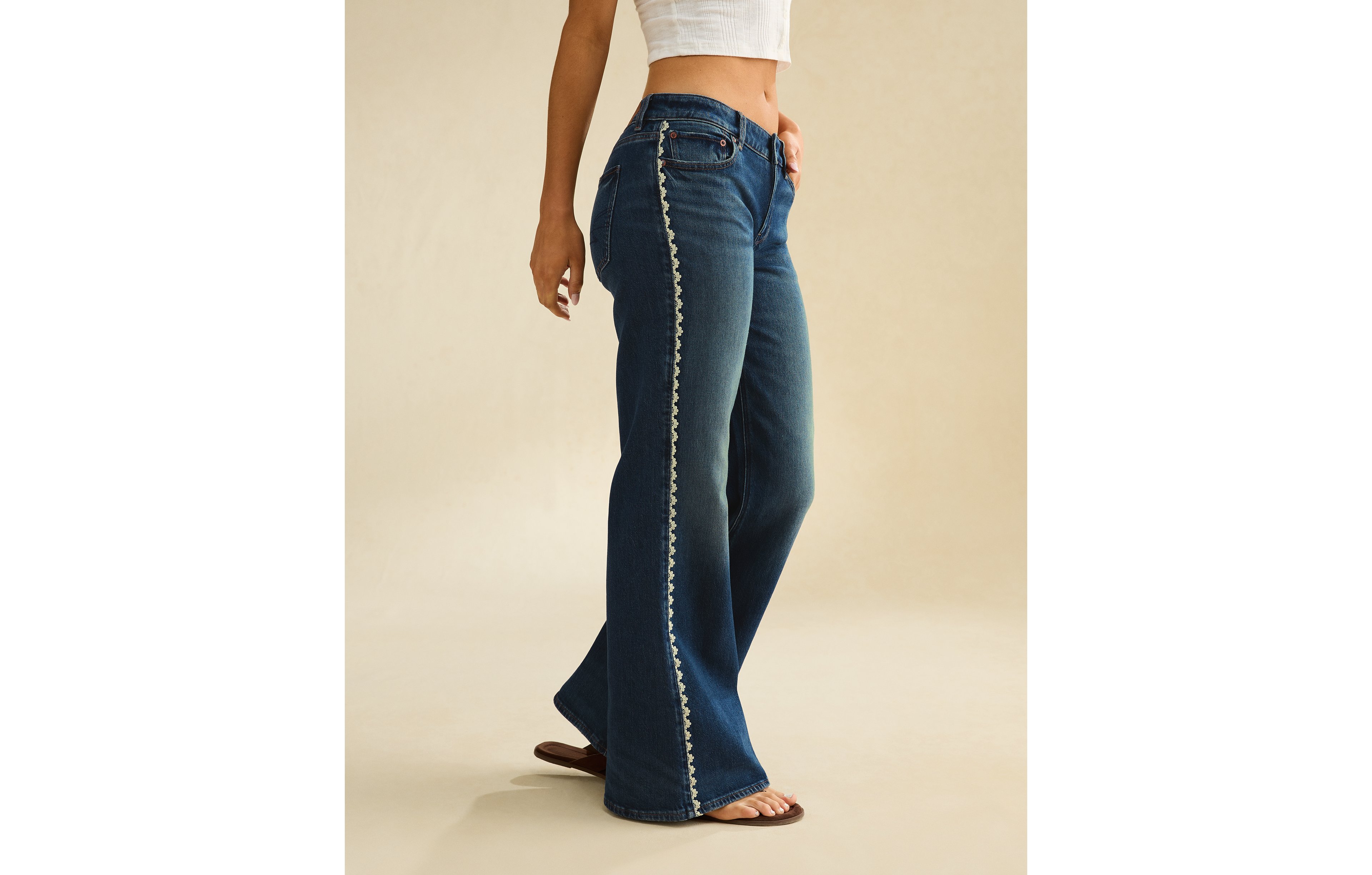 AE Low-Rise Flare Jean