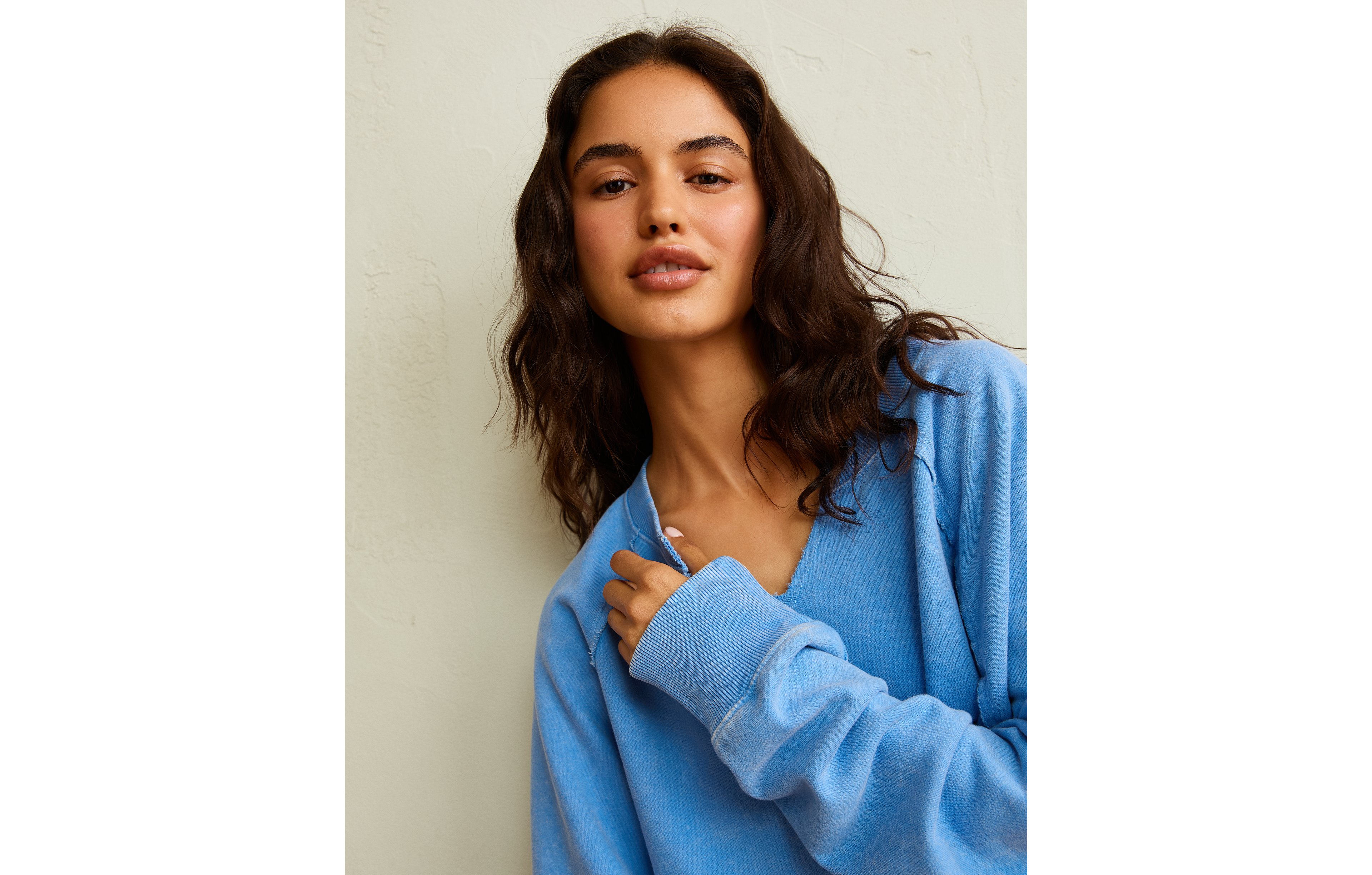 AE Oversized Notch Neck Big Hug Sweatshirt