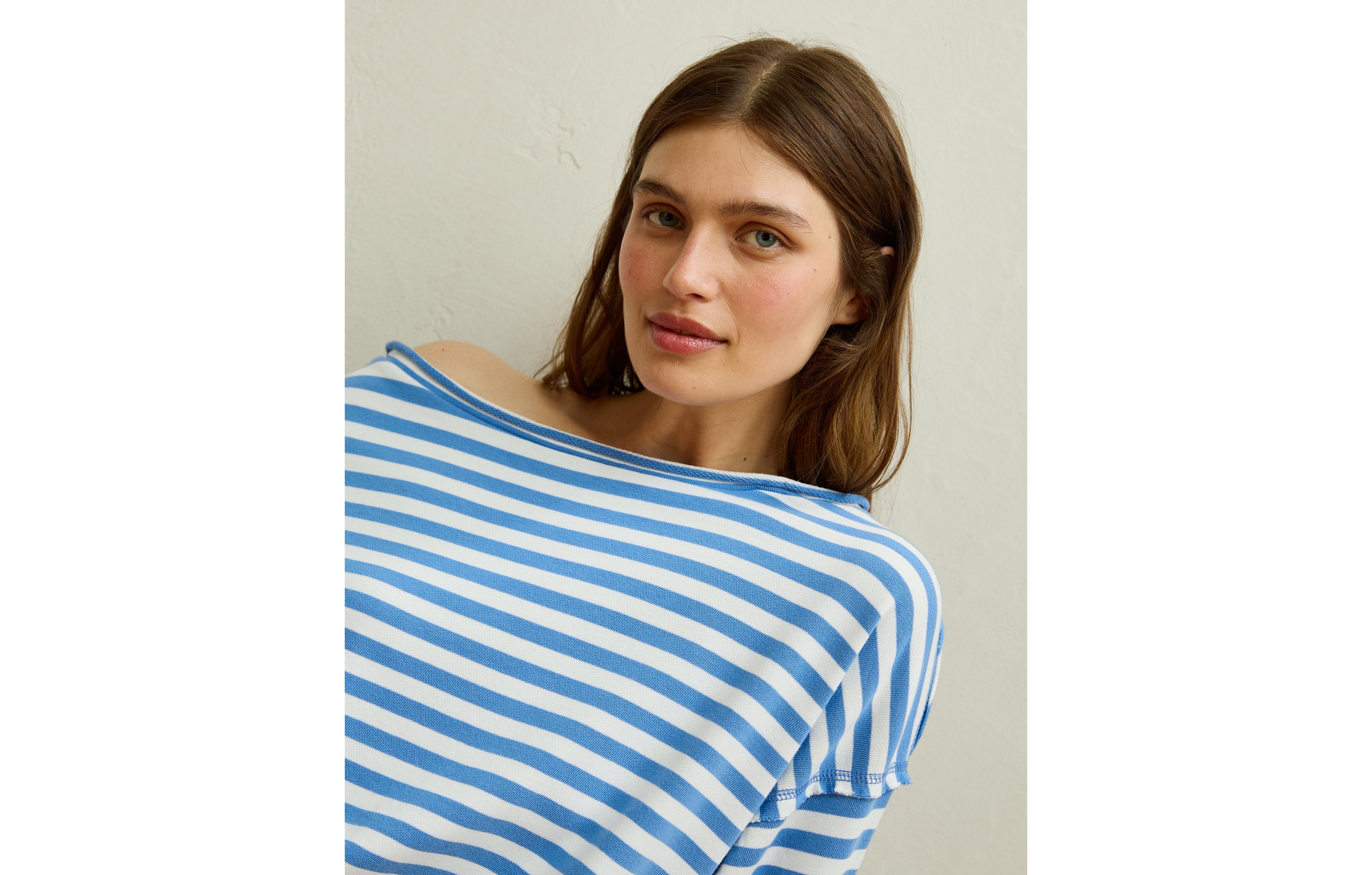 AE On a Roll Off-the-Shoulder Sweatshirt
