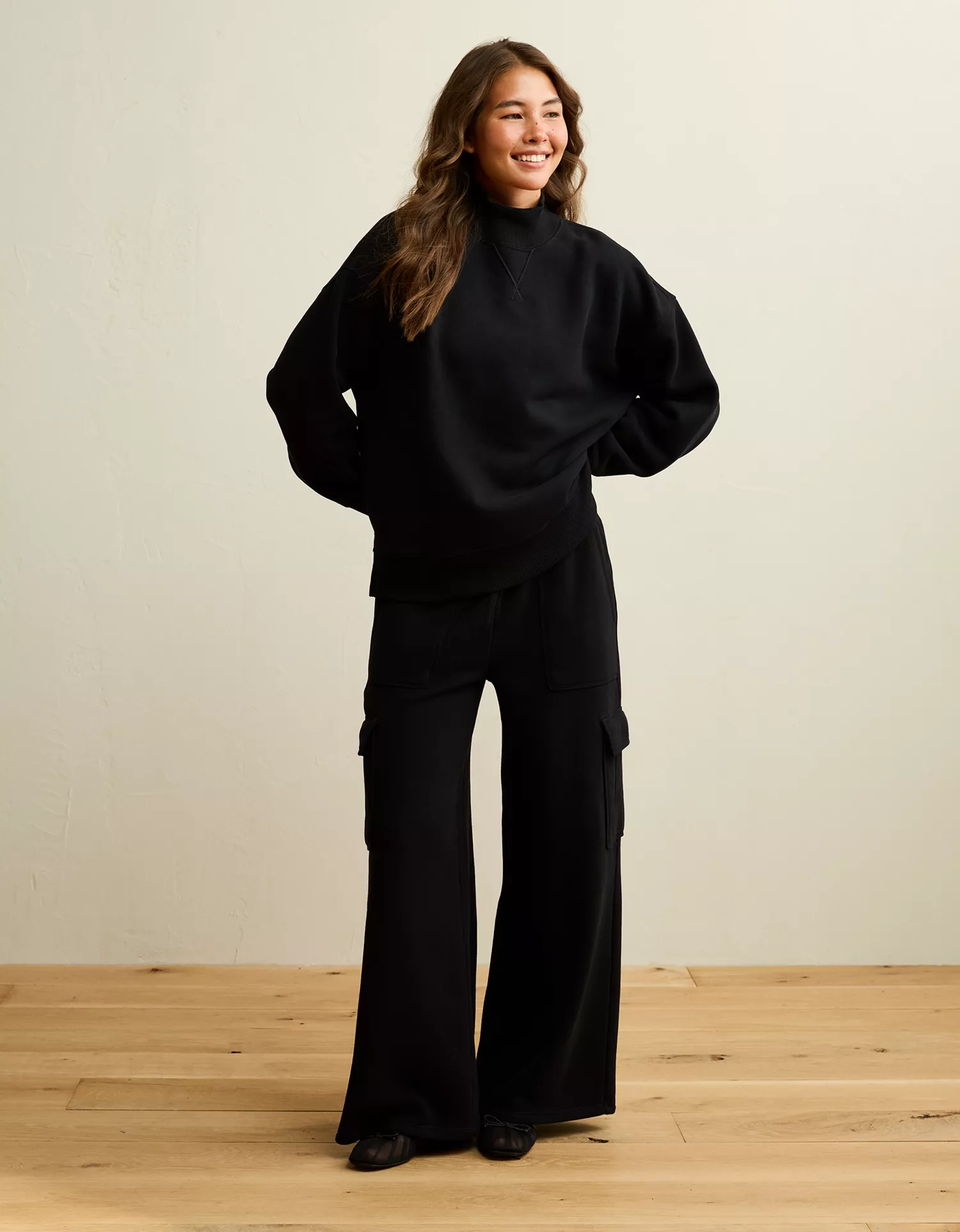 AE Everyday Luxe Mock Neck Sweatshirt - thumbnail 6