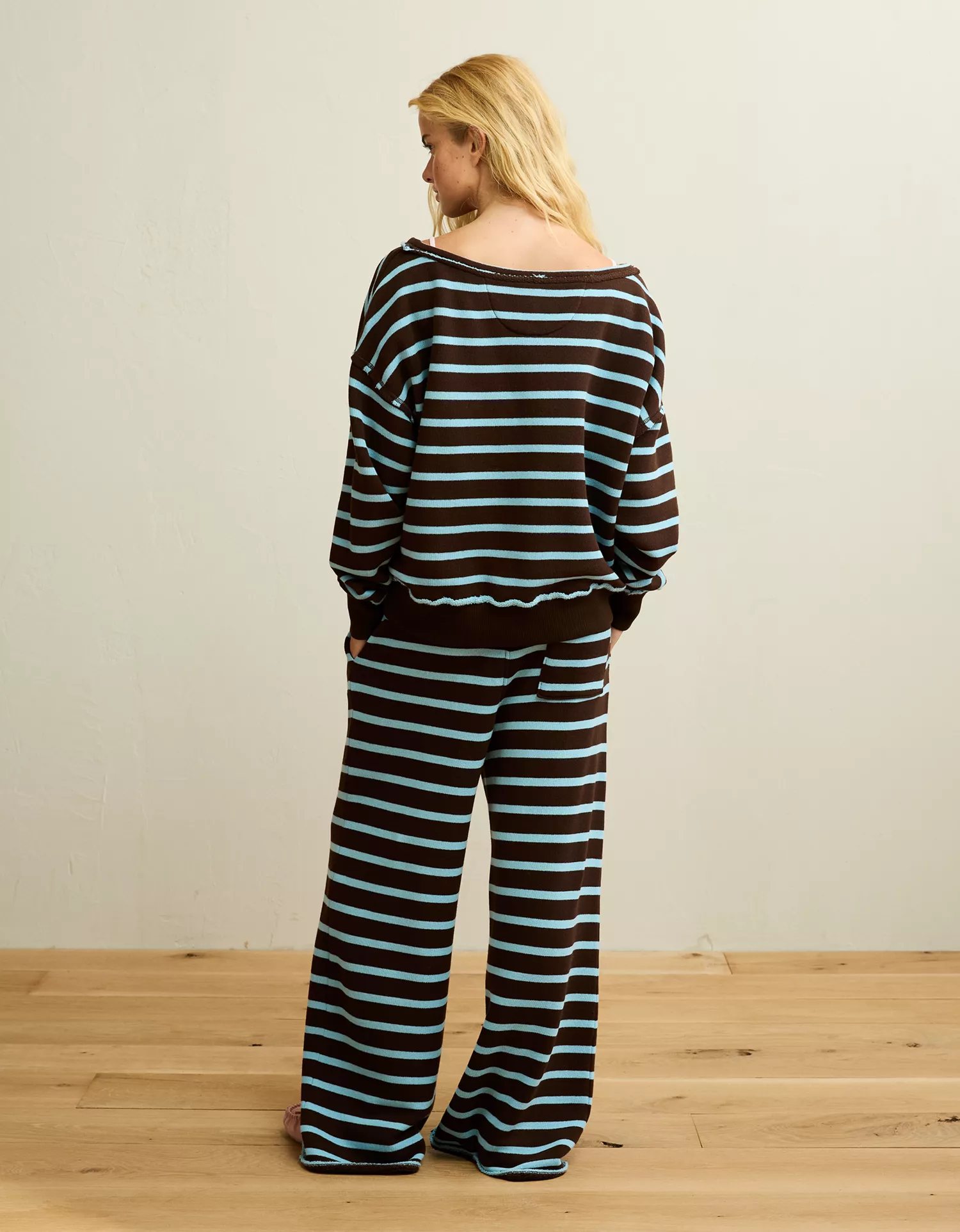 AE Dreamy Fleece Off-the-Shoulder Sweatshirt - thumbnail 9