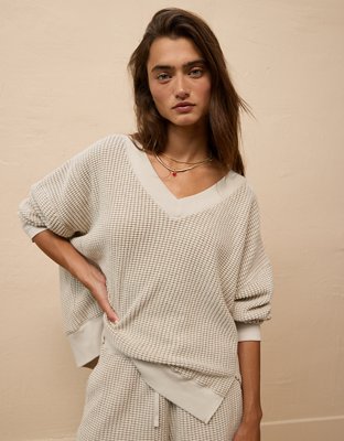 AE Big Hug Sweatshirt con Textura tipo Waffle y Escote V