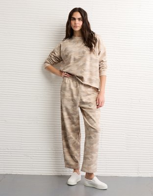 AE Everyday Luxe Cropped Cut-Off Sweatshirt