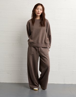 AE Everyday Luxe Crew Neck Sweatshirt