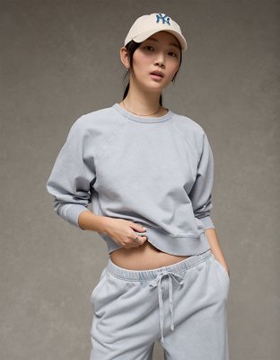 AE Cropped Raglan Sweatshirt