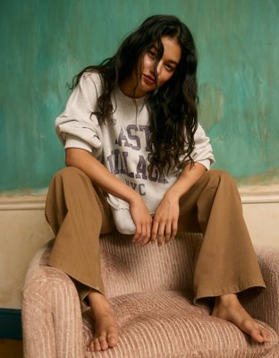 AE Big Hug Graphic Sweatshirt