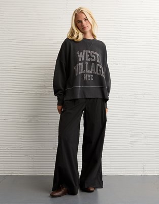 AE Big Hug Graphic Sweatshirt