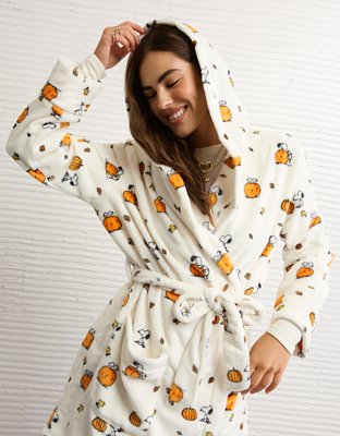 AE Snoopy Cozy Bath Robe