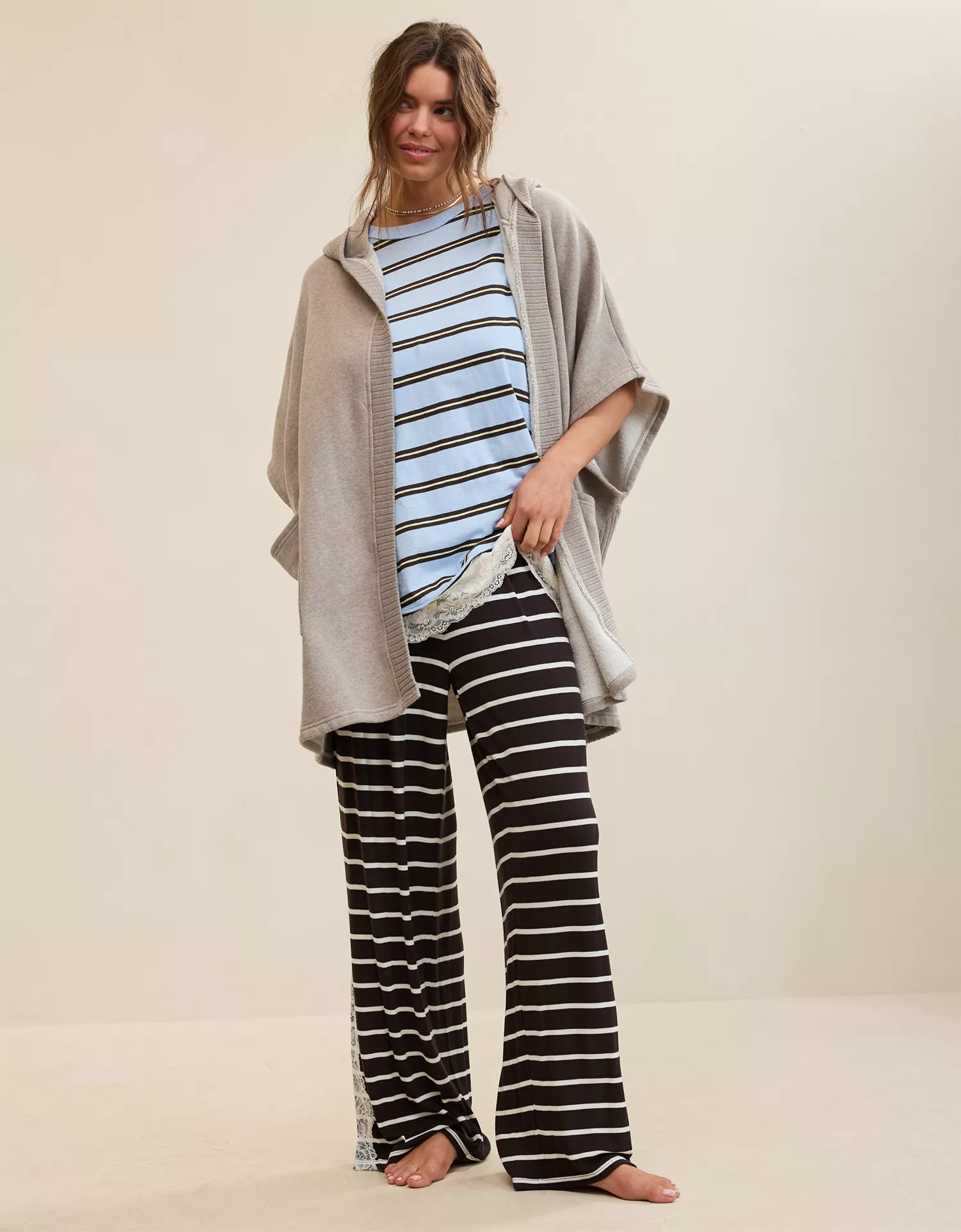 Aerie Hooded Fleece Cape - thumbnail 10