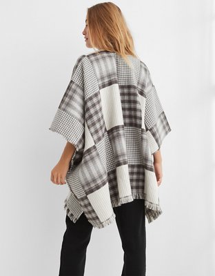 Aerie Poncho con retazos
