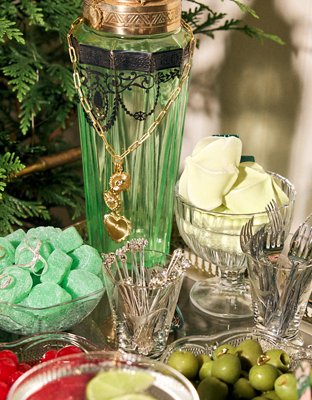 Aerie Vintage Heart Necklace