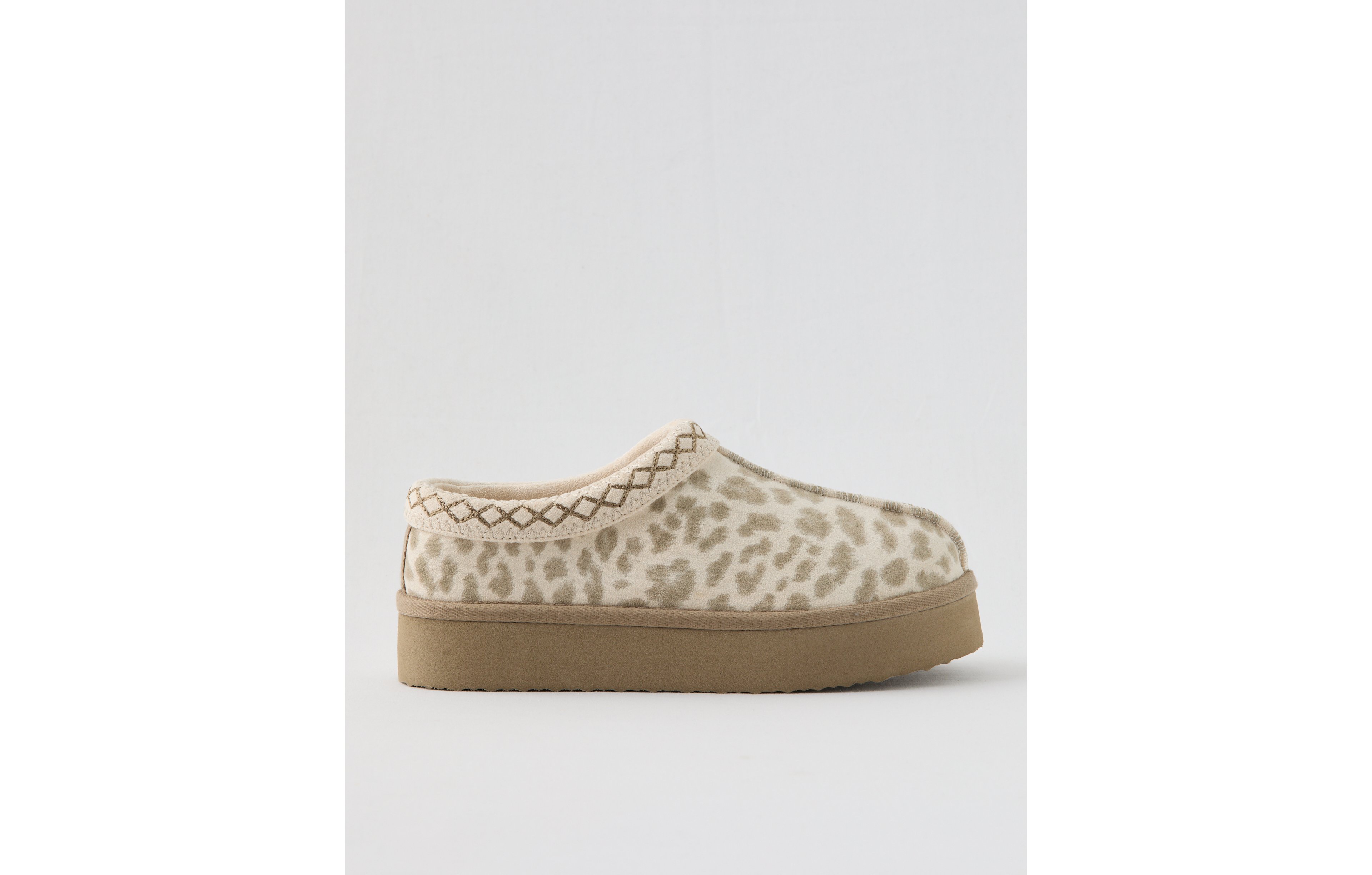 Aerie Embroidered Slippers