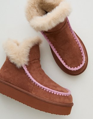 Aerie Contrast Stitch Slippers