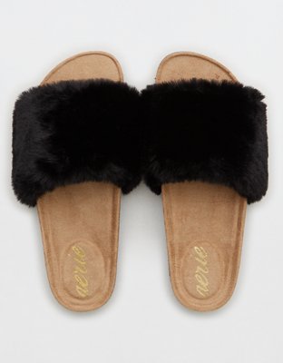 Flip flops with on sale fur on them