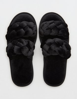 Aerie best sale fuzzy slippers