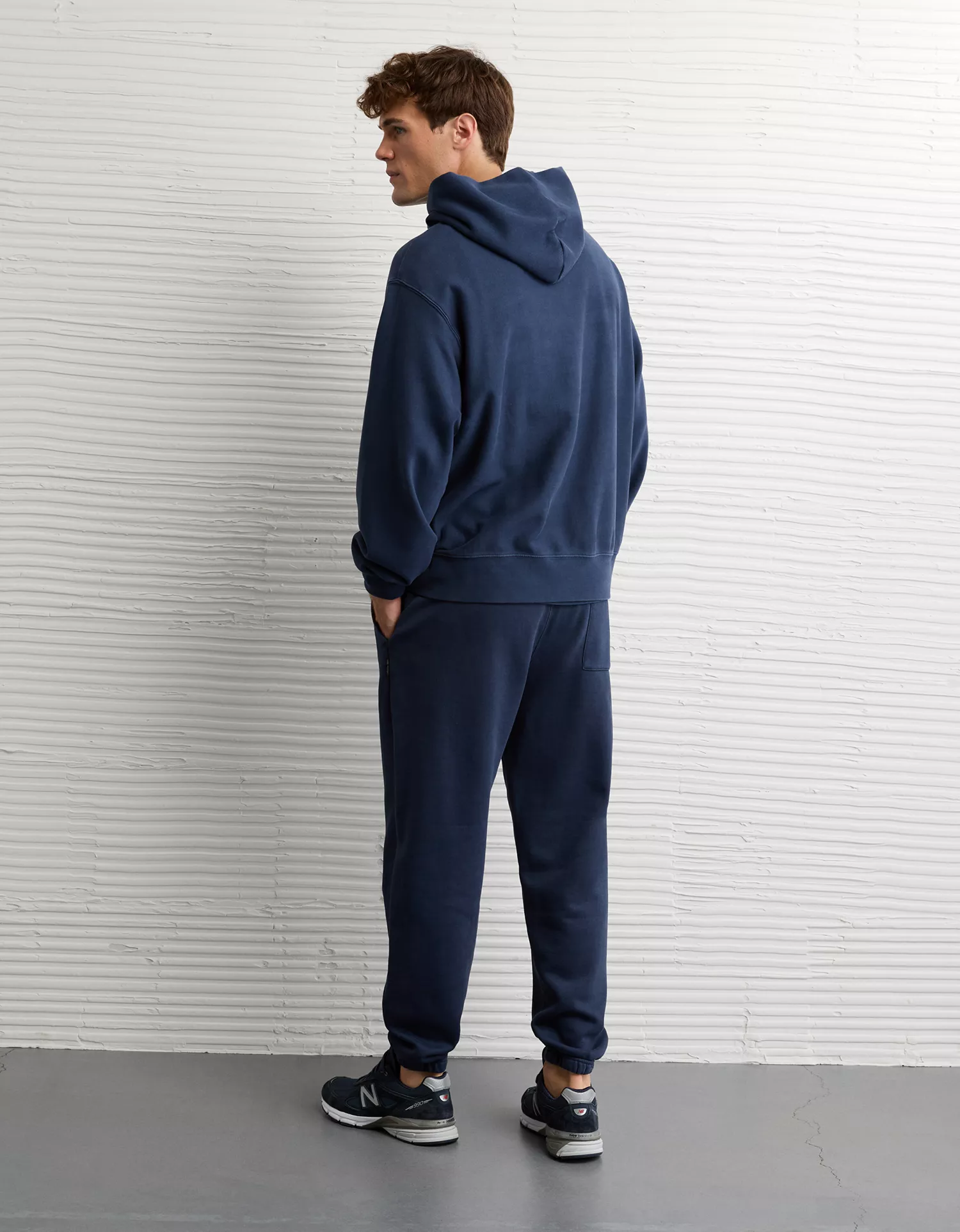 AE Laidback Luxe Heavyweight Jogger - thumbnail 8